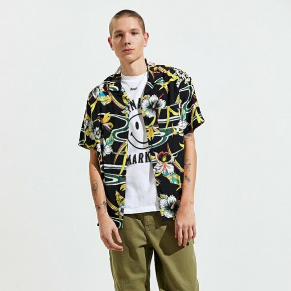 New Urban Outfitters Tropical Rayon Short Sleeve Button-Down Shirt - Picture 6 of 6